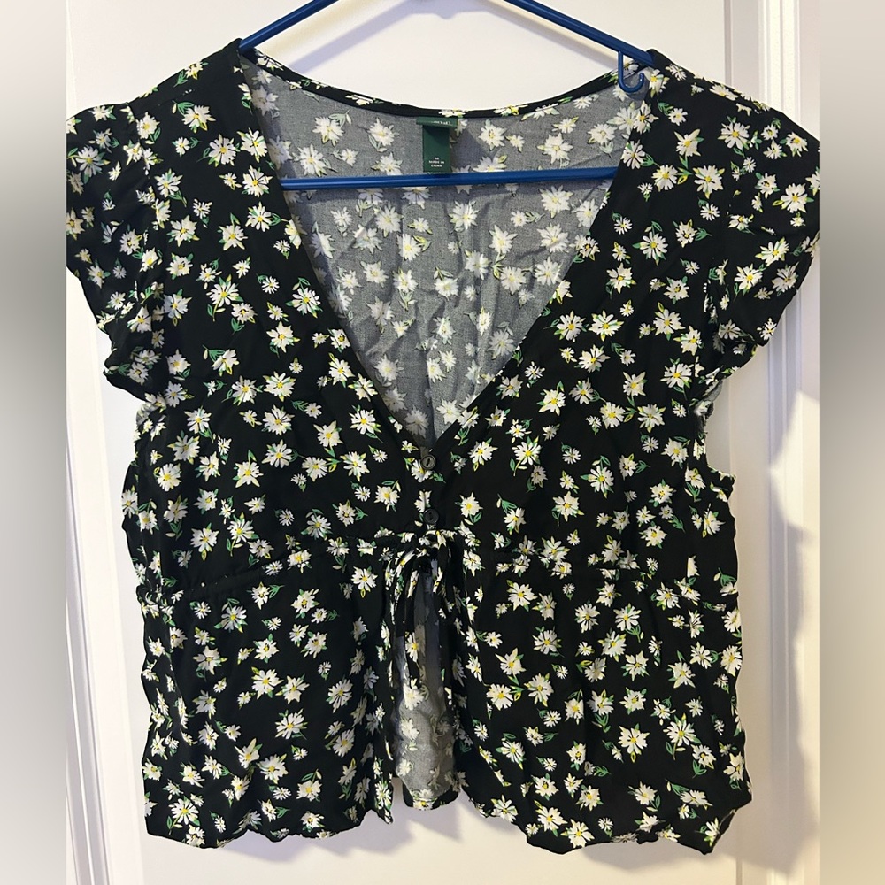 Wild fable floral tie front crop shirt